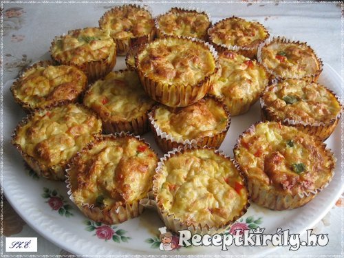 Csirkemelből fasirt muffinformában