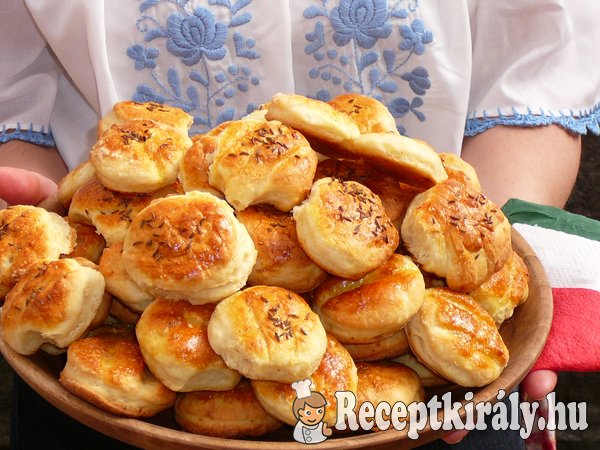 Krumplis pogácsa Lelle mama módra